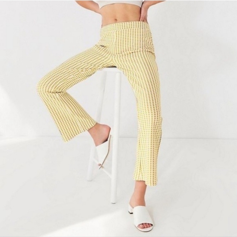 UO | Casey Cropped Kick Flare Pant in Yellow